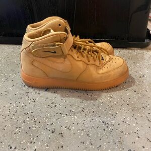 Nike Men's Brown High-Top Sneakers size 7.5